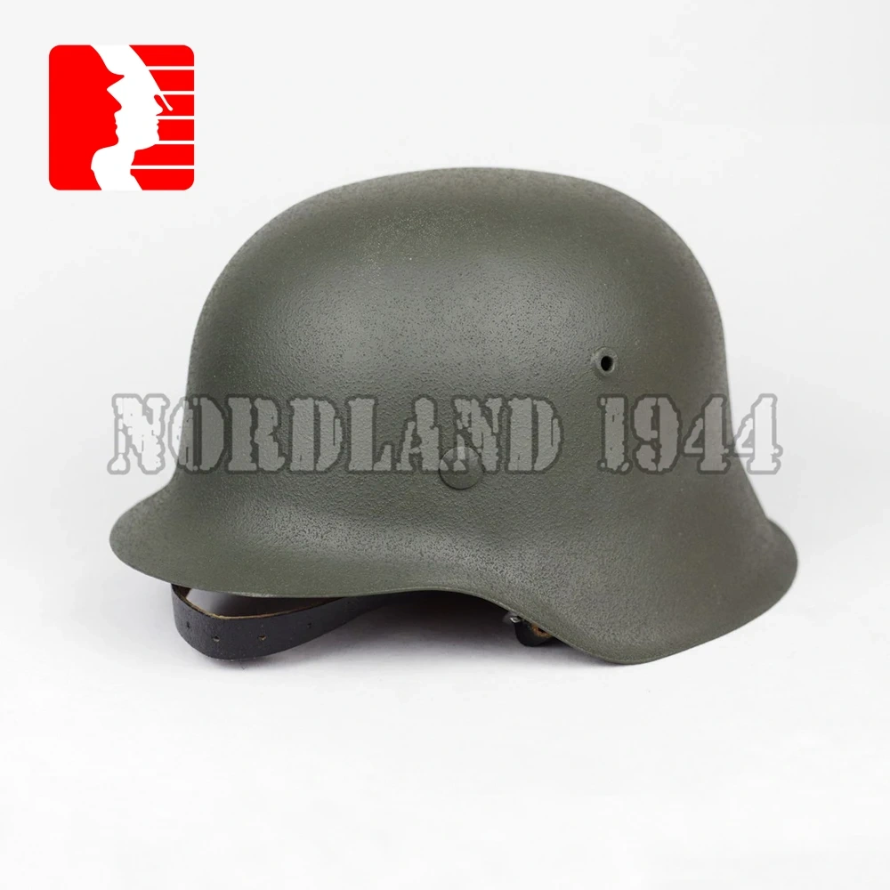 Reprodukcja niemieckiego hełmu M42 w kolorze szarym Nordland 1944