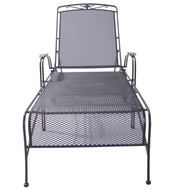 Outdoor lounge chair