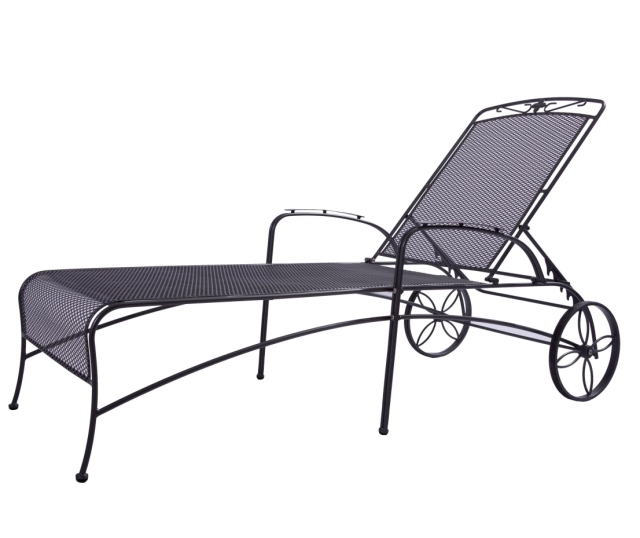 Outdoor lounge chair