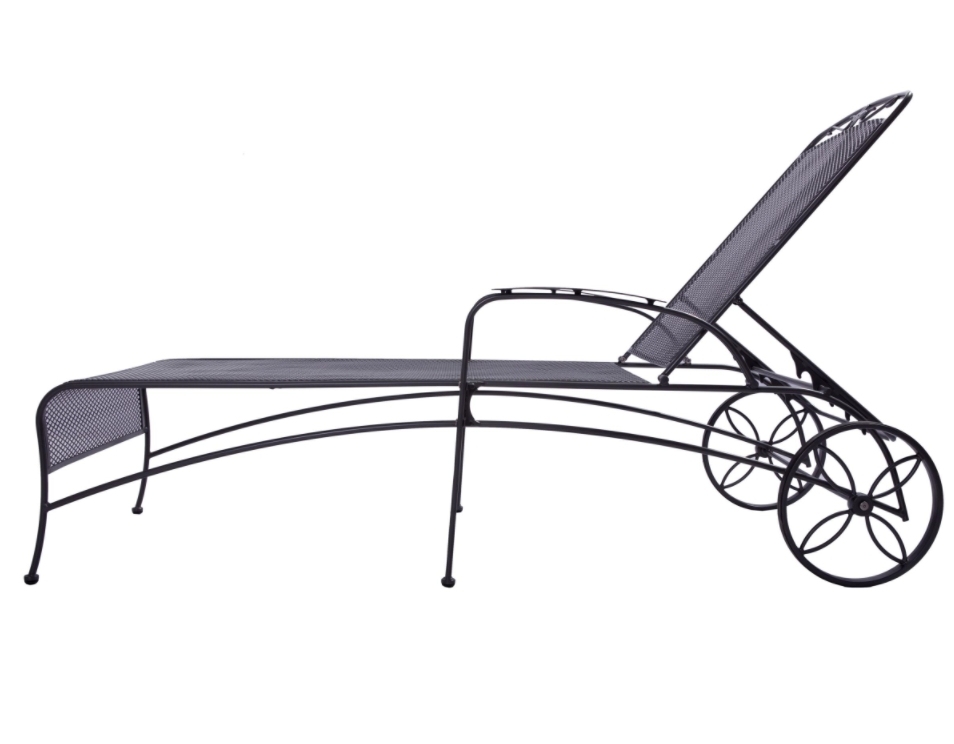 Outdoor lounge chair
