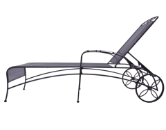 Outdoor lounge chair