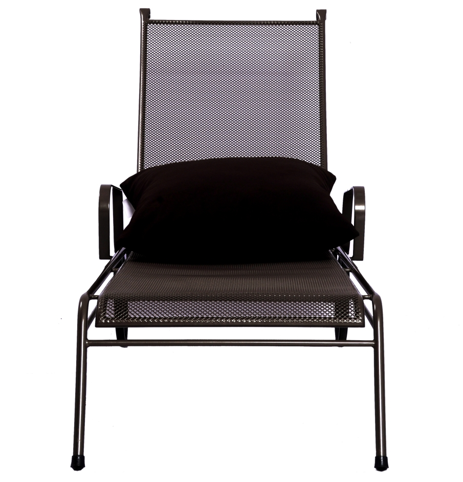 Outdoor lounge chair