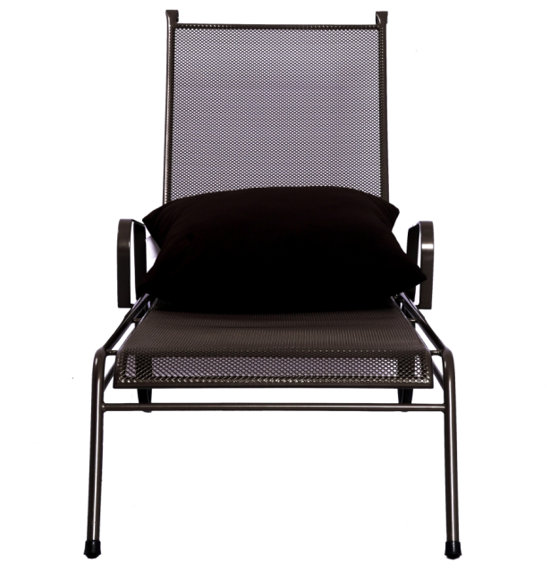 Outdoor lounge chair