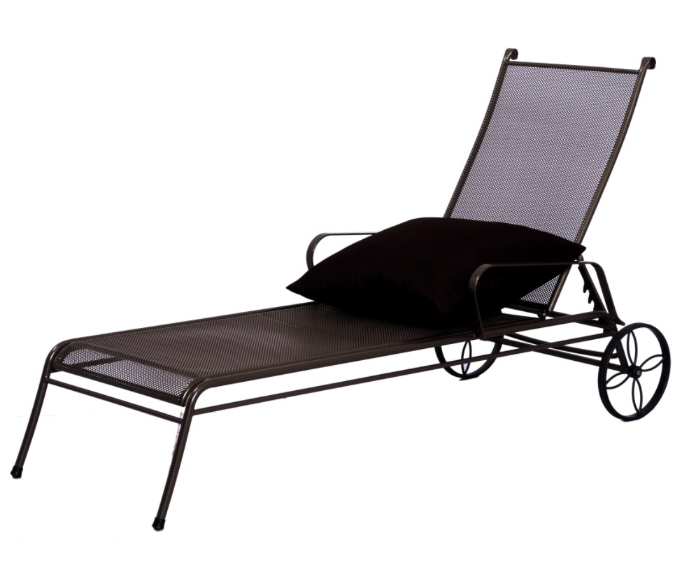 Outdoor lounge chair
