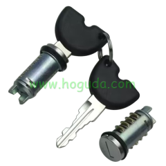 For Piaggio motorcycle lock cylinder set for S50-150 LX50 VESPA ET2 PN:573905 1B000570
