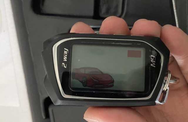 Applicable to all cars 1500 meters car two-way wireless car alarm system