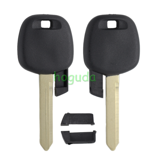 For Toyota transponder key blank with TOY47 blade ,the chip slot is at the bottom of the key.