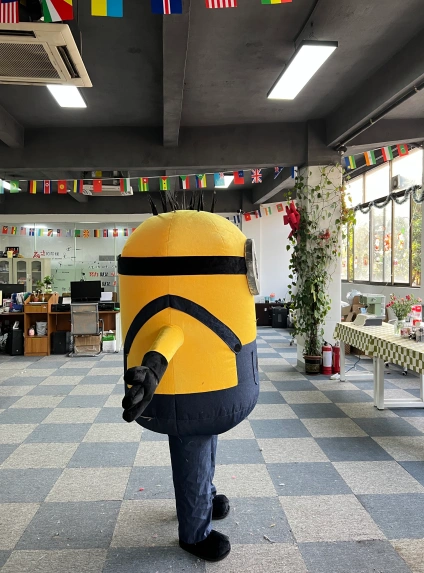 Custom Funny Adults Inflatable Minions Mascot Costume Plush Walking Cartoon Character Advertising Cosplay