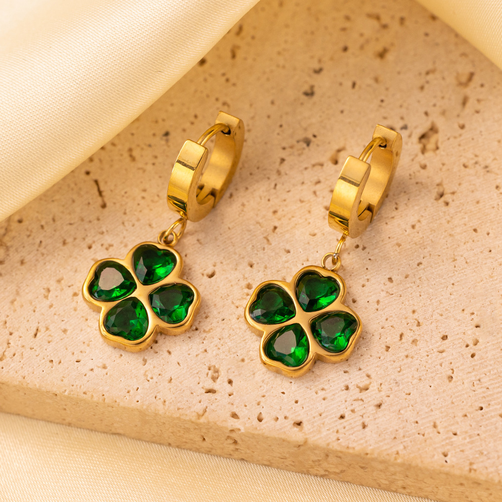 Conjunto de joyas, collar, pulsera y aretes de trébol de cuatro hojas esmeralda, collar de clavícula femenina, aretes versátiles de acero inoxidable que no se desvanecen