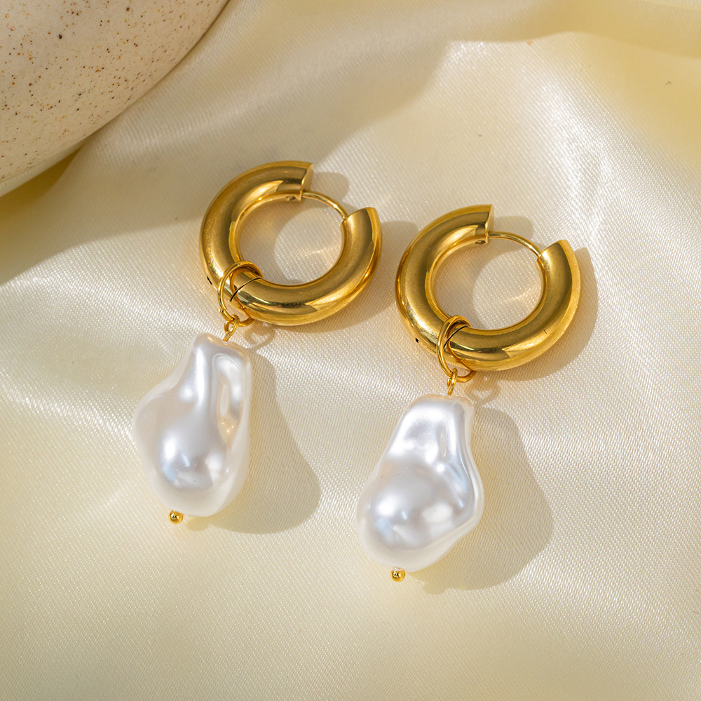 Collar y aretes con colgante de perlas de forma especial, de lujo ligero, acero inoxidable chapado en oro de 18 quilates, cadena de clavícula de alta gama, conjunto de joyería para mujer al por mayor