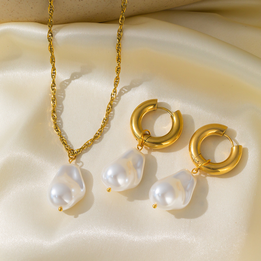 Collar y aretes con colgante de perlas de forma especial, de lujo ligero, acero inoxidable chapado en oro de 18 quilates, cadena de clavícula de alta gama, conjunto de joyería para mujer al por mayor