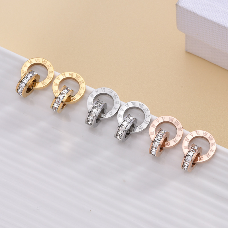 Números romanos de moda que no se desvanecen, aretes de diamantes de doble anillo, aretes de mujer de acero inoxidable y aretes al por mayor  ACRSS/04-28