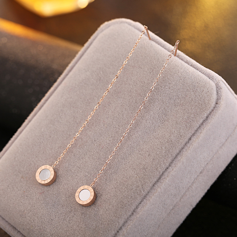 Alambre de oreja con números romanos al por mayor, pendientes simples de acero inoxidable, pendientes largos, accesorios elegantes y versátiles  ACRSS/13-57