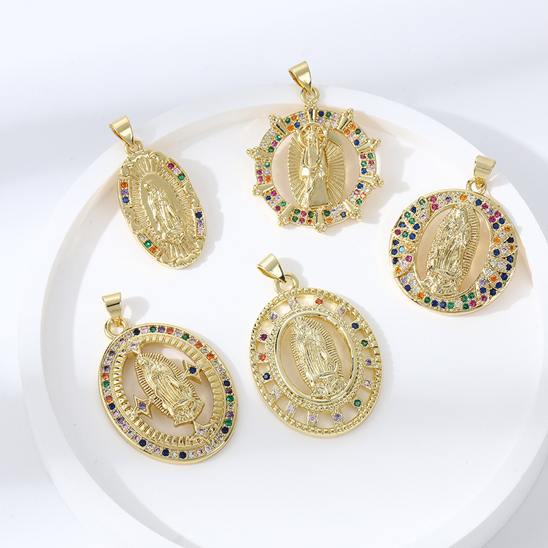 Joyería religiosa de bronce con incrustaciones de diamantes y circonitas de colores, colgante ovalado de la Virgen María  COPP/37-155