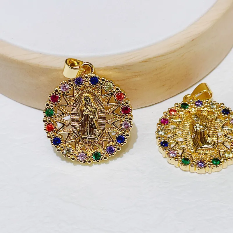 Joyería de cobre, circón con incrustaciones de diamantes, diamante blanco, diamante redondo de color, colgante de la Virgen María, retención de color de galvanoplastia, accesorios de joyería al por mayor  COPP/37-159