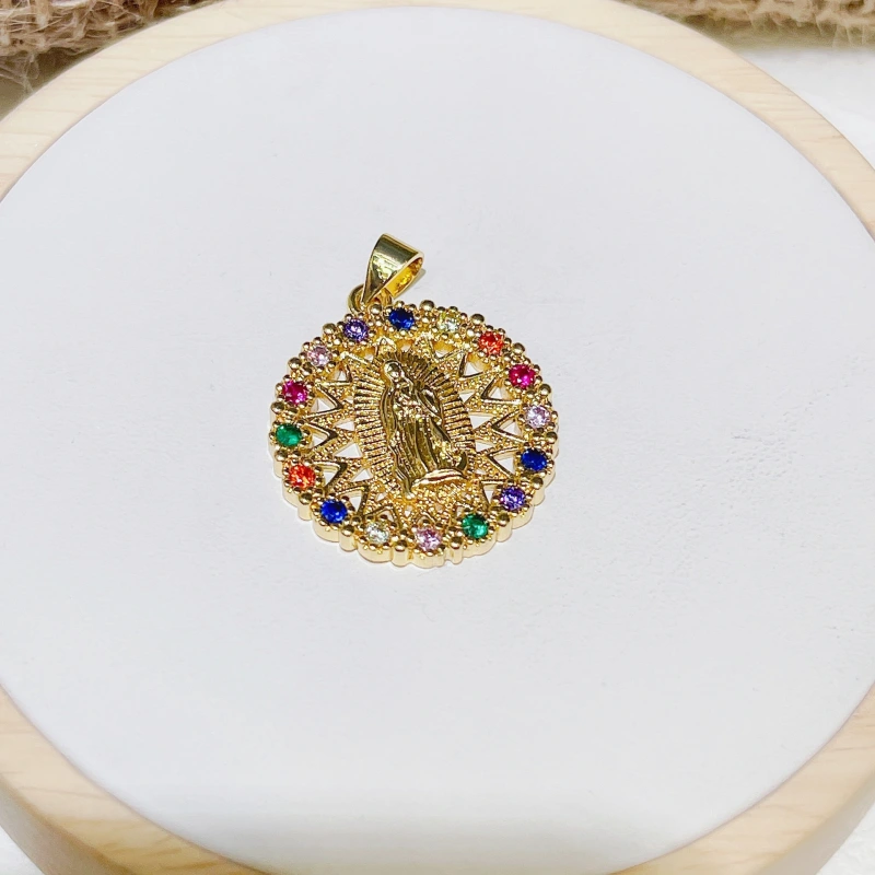 Joyería de cobre, circón con incrustaciones de diamantes, diamante blanco, diamante redondo de color, colgante de la Virgen María, retención de color de galvanoplastia, accesorios de joyería al por mayor  COPP/37-159