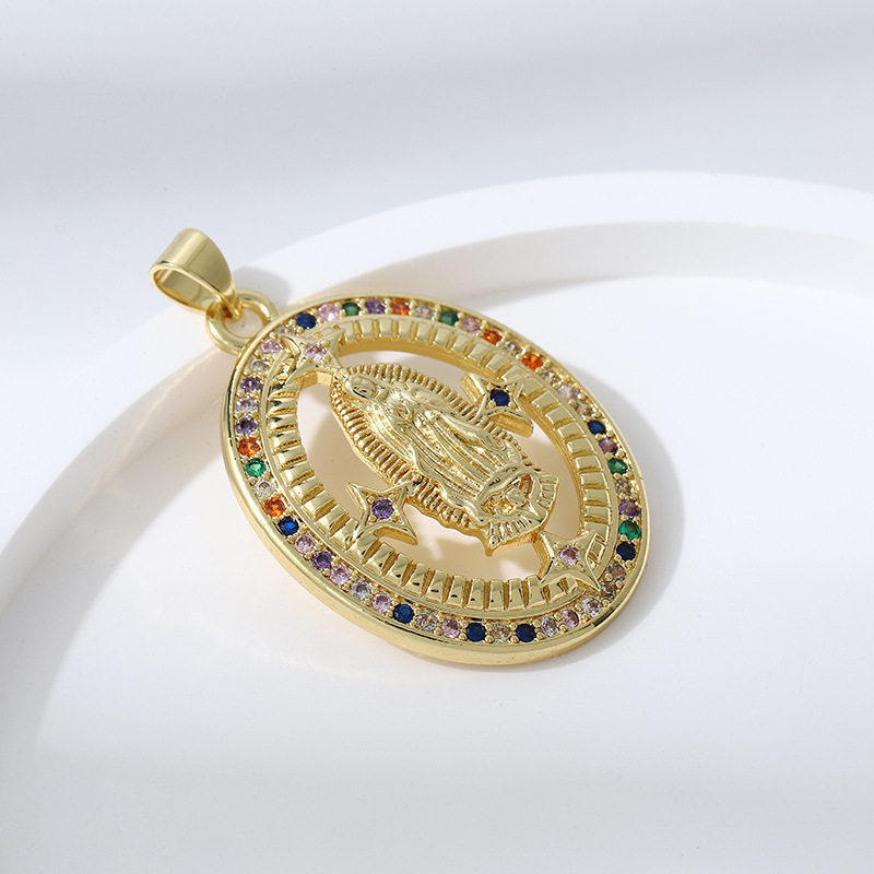 Joyería religiosa de bronce con incrustaciones de diamantes y circonitas de colores, colgante ovalado de la Virgen María  COPP/37-155