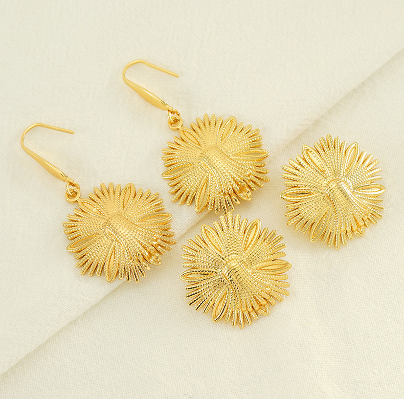 Fundición de acero inoxidable, diseño de moda, pendientes de flores, retro y versátiles, pendientes y pendientes de acero de titanio.  ACRE/38-212