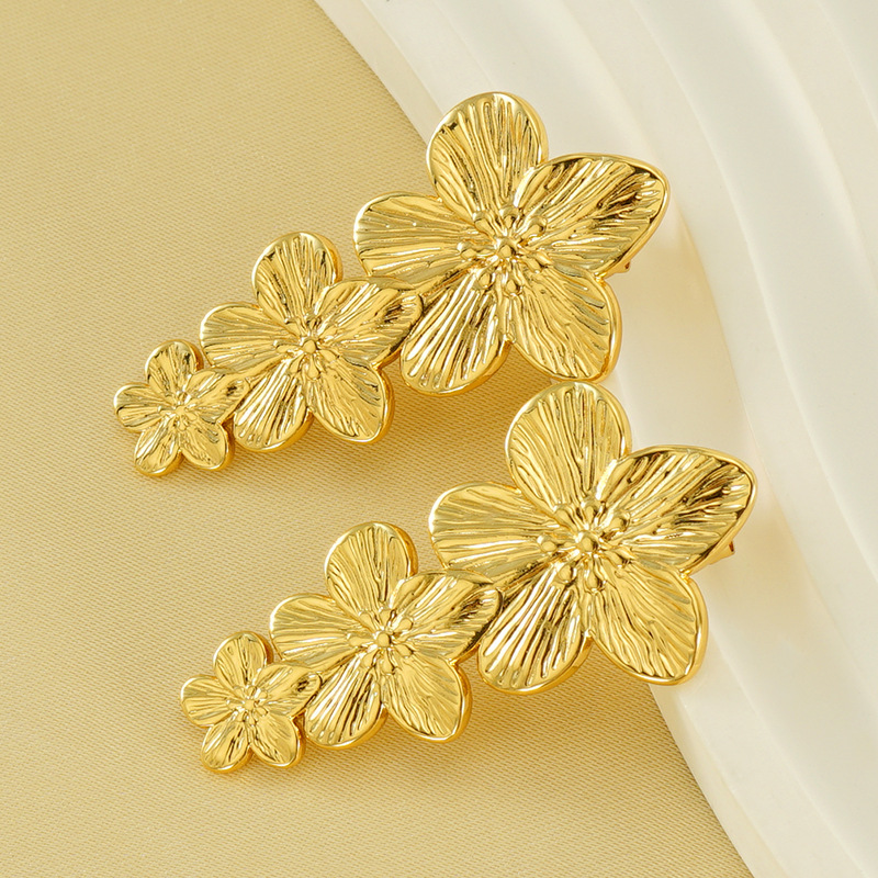 Pendientes de cinco flores a la moda, diseño Retro de nicho, pendientes de acero inoxidable fundido de 18 quilates, joyería  ACRE/38-207