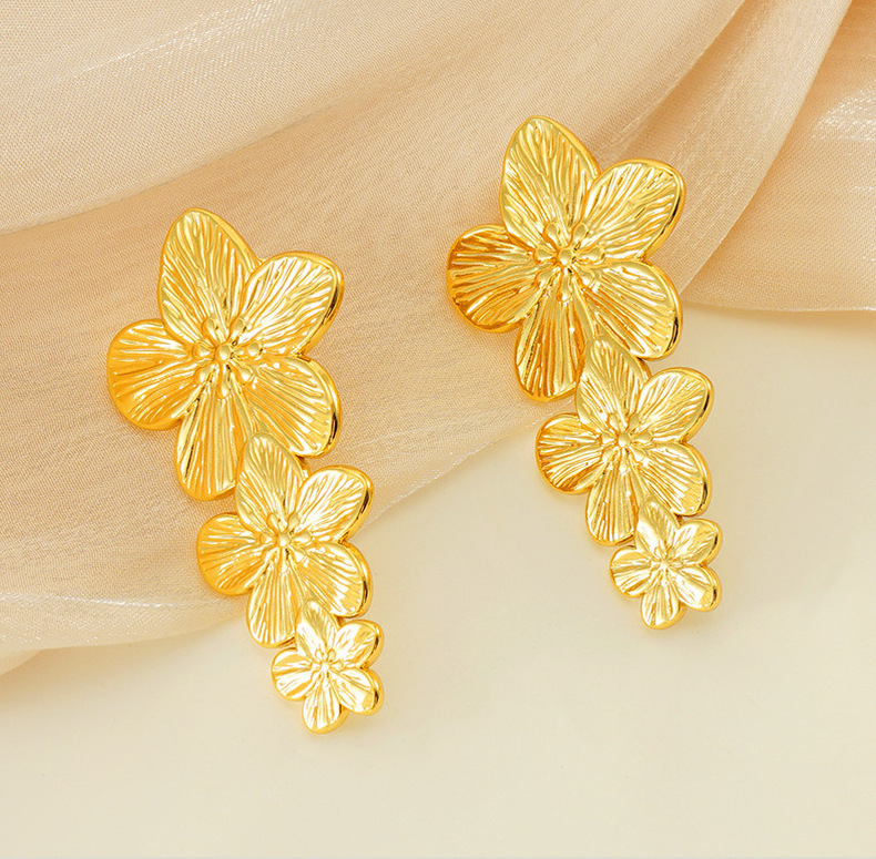 Pendientes de cinco flores a la moda, diseño Retro de nicho, pendientes de acero inoxidable fundido de 18 quilates, joyería  ACRE/38-207