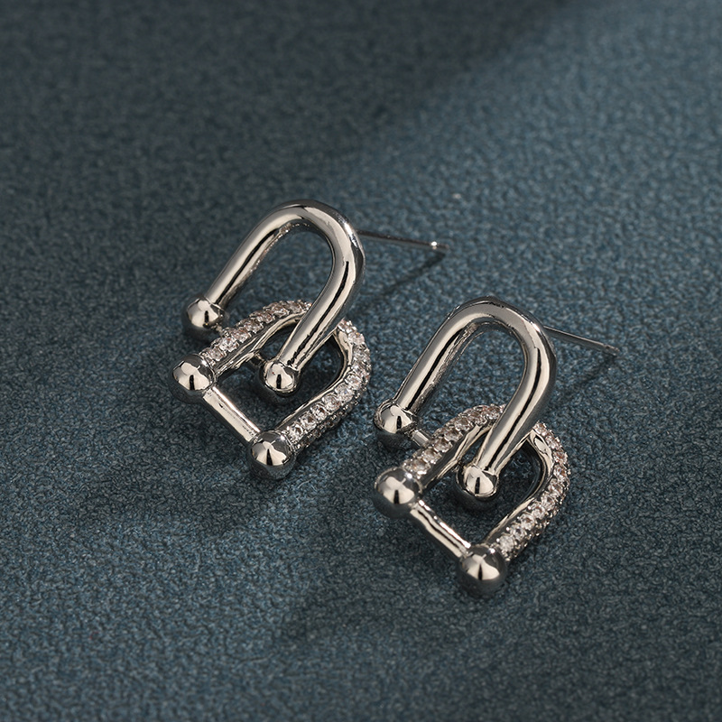 Joyas de cobre, pendientes de diamantes con microtachuelas, hebillas de herradura, pendientes antialérgicos, versátiles, complementos sencillos, pendientes de doble anilla con circonitas  COPE/11-271
