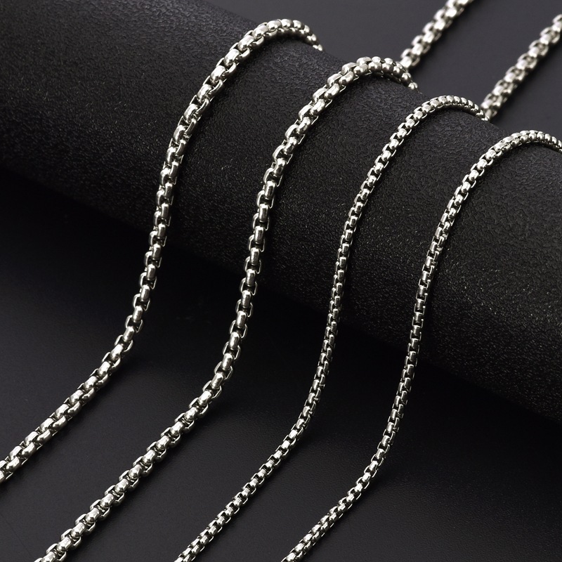 Cadena de suéter de perlas cuadradas, accesorios de cadena de suéter de cadena de acero de titanio Retro literario para hombres