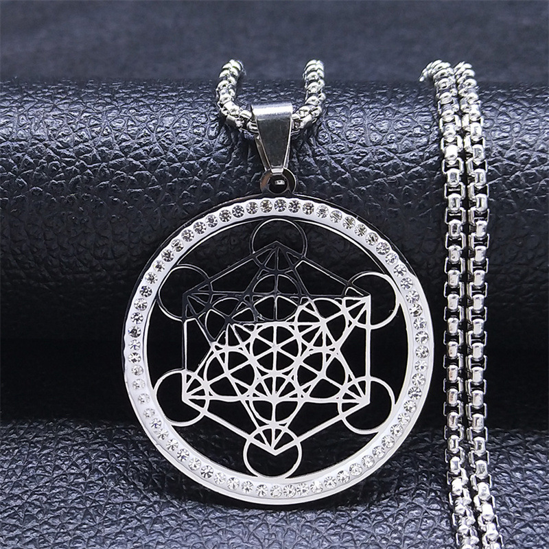 Collar de flores huecas de seis círculos de corte de acero inoxidable, collar con colgante de diamantes de barro redondo de acero inoxidable unisex  ACRN/61-329