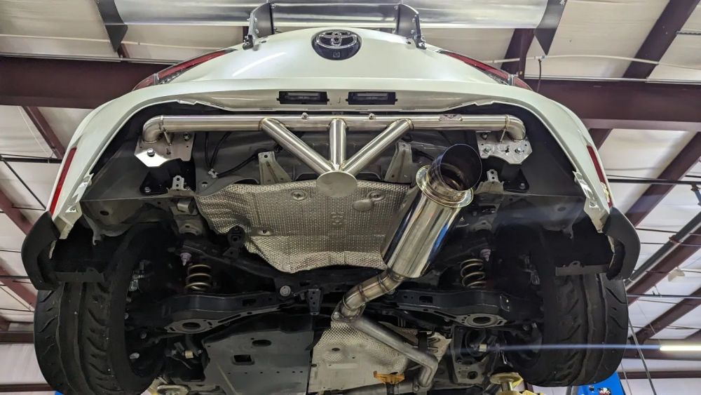 2JR Greddy Revolution Catback Exhaust for E210 Hatch – Aggressive Performance & Deep Sound