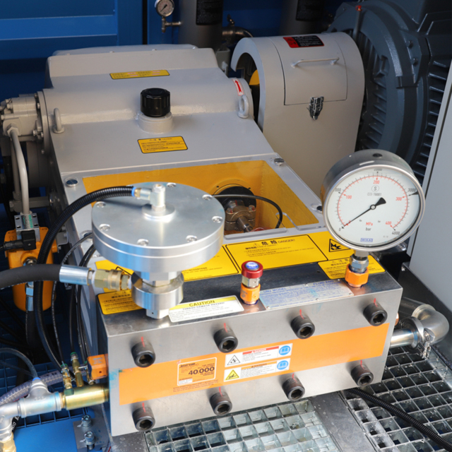 130 Series Electric UHP Hydroblast Cleaning Machine