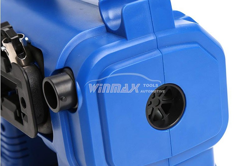 18V Li-ion or 12V dccigar-lighter Inflator