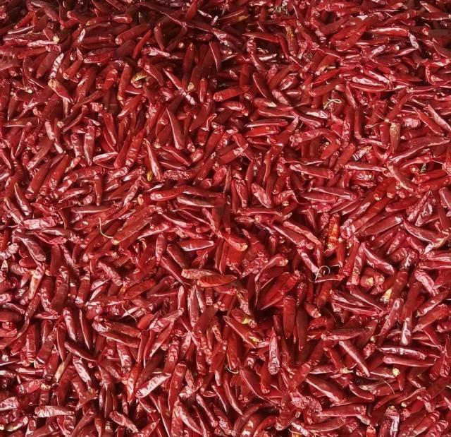 Whole Dried Chilli - Premium Export Grade Red Chili for Industrial Processing