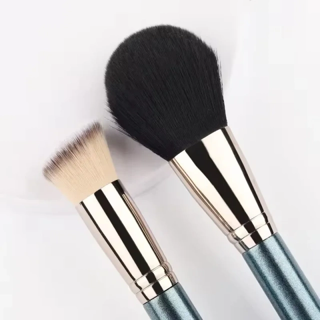 Professional 12pcs Blue Glitter Wooden Handle Makeup Brushes Private Label Vegan Hairs Custom Makeup Brush Set