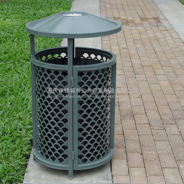 BS22 Iron Outdoor Trash Can