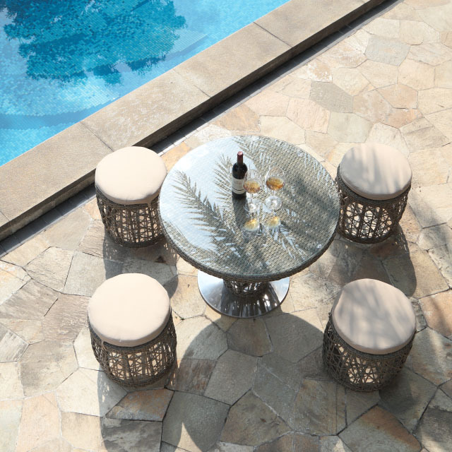 藤编休闲餐桌椅组合