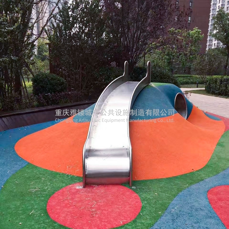 大型滑滑梯
