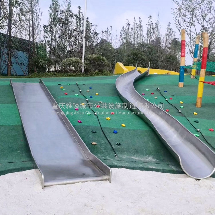 大型滑滑梯