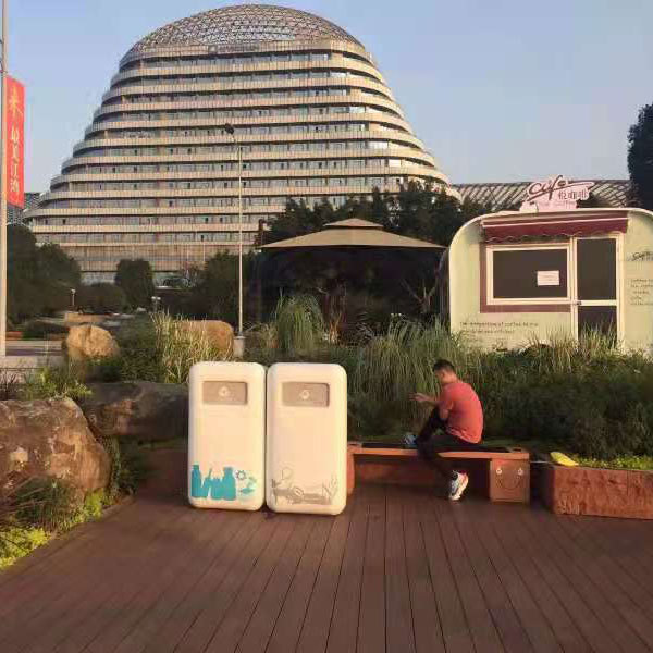 Intelligent sorting trash can