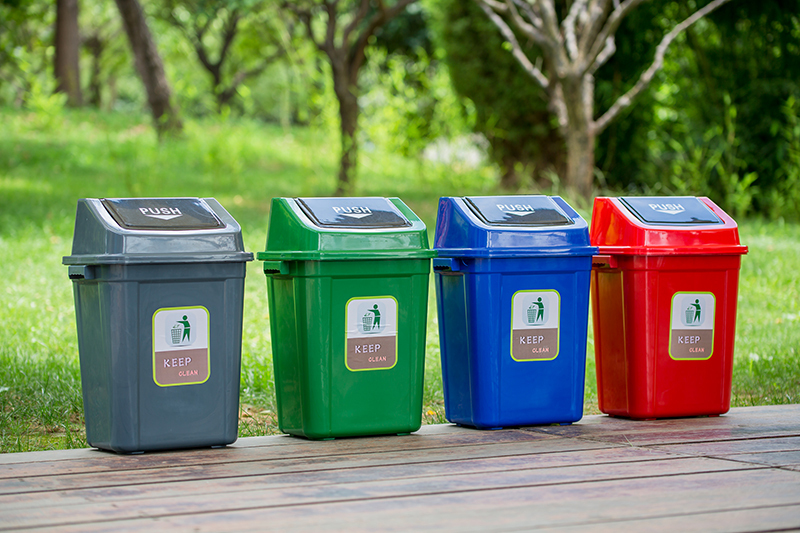 60L plastic trash can