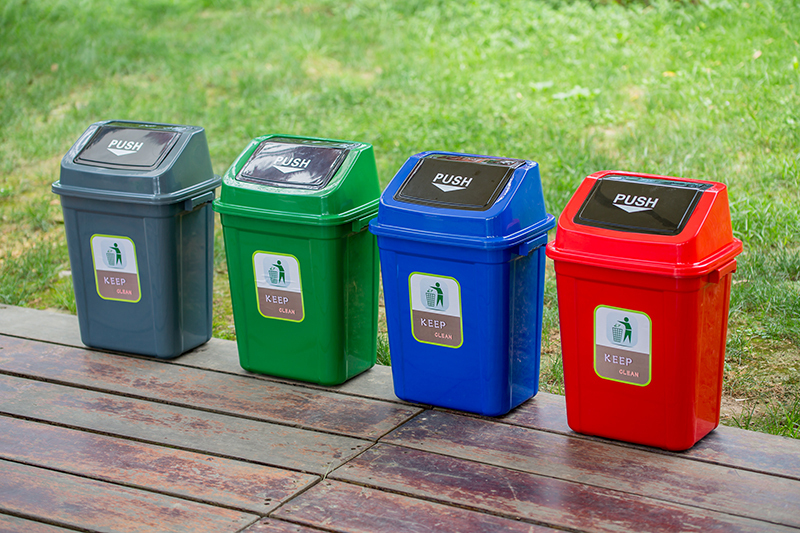 60L plastic trash can