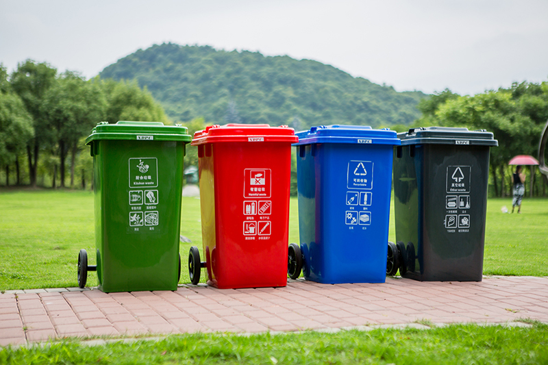 Trailer plastic trash can