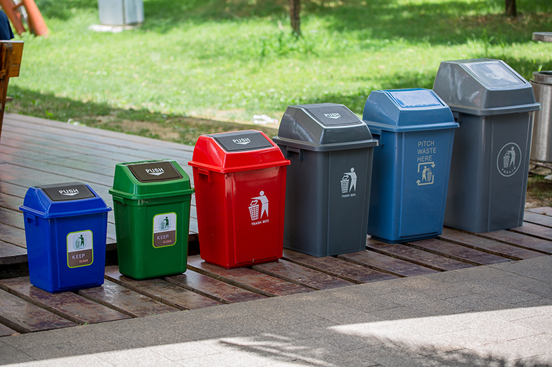 60L plastic trash can