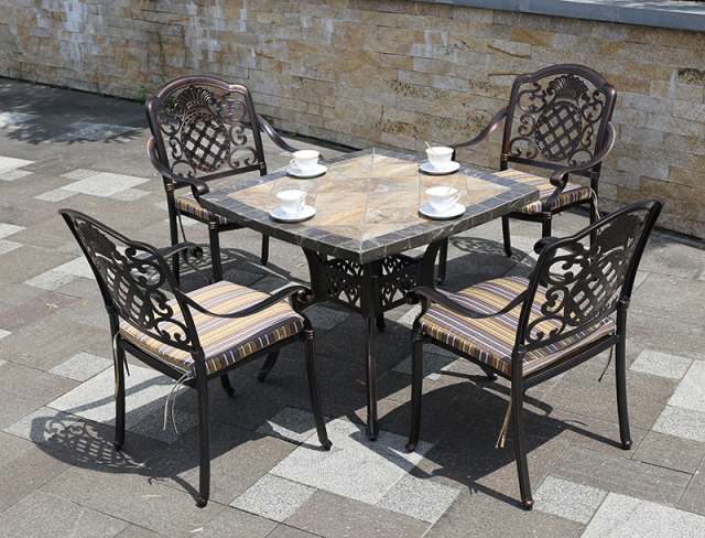 Round Cast Aluminum Dining Tables And Chairs