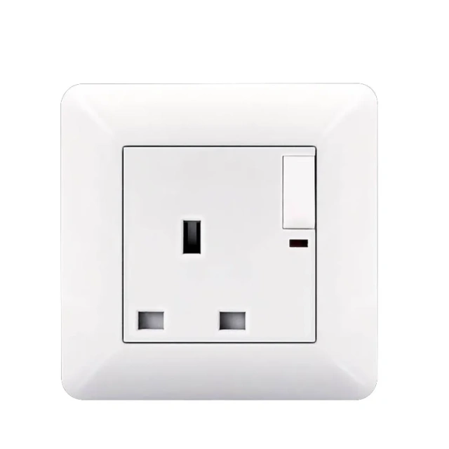 10A White PC Panel 3 Gang Light Switch Mannufacturer