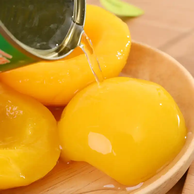 Yellow peach syrup canned food