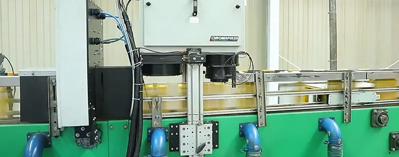 High-speed aluminum can manufacturing and inspection process