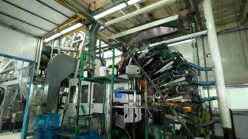 High-speed aluminum can manufacturing and inspection process