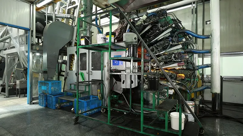 Precision manufacturing process of aluminum beverage cans at Baixi Industry’s automated factory with high-speed printing.