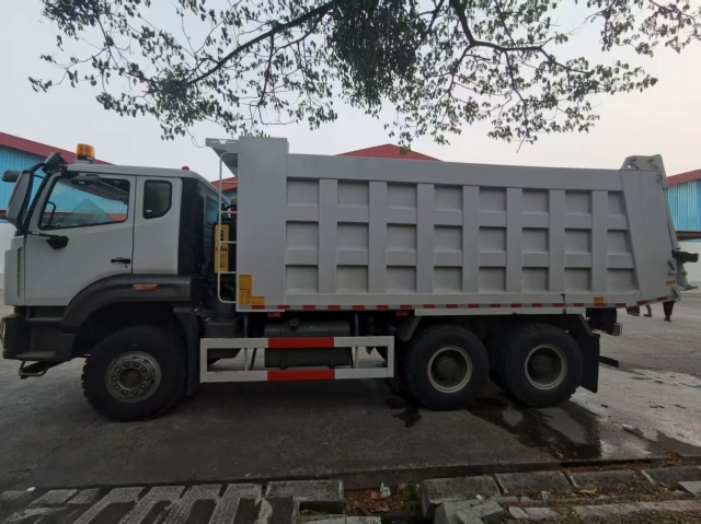 SINOTRUK HOWO NX 6X4 Dump Truck（For Nickel Ore Transportation）