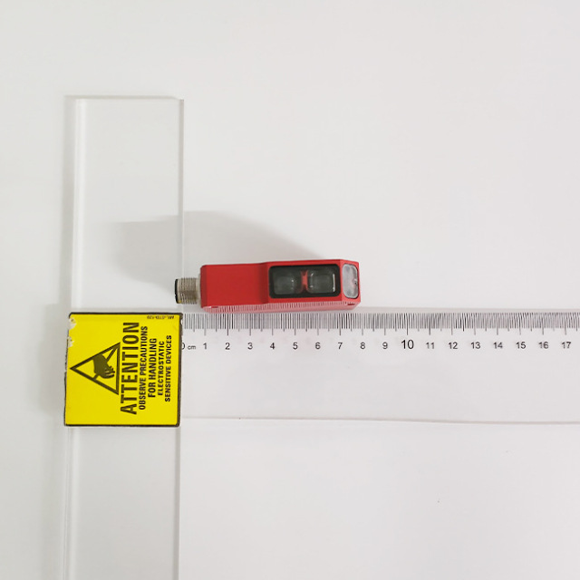 German Leuze diffuse reflection photoelectric sensor model FRK 95/44-350 L