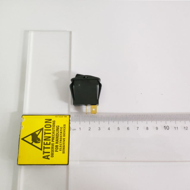 Interruptor basculante americano OTTO modelo K1AHCAAAAA Resistente a rayos UV y disolventes